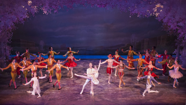 El Washington Ballet en la producción de "Cascanueces" de Septime Webre. Foto: Tony Brown. Gentileza WB.